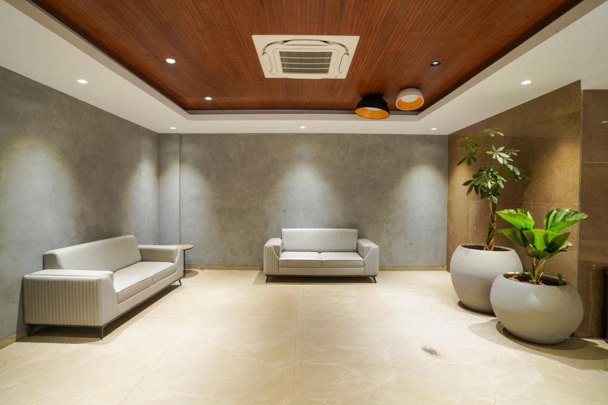 Hotel Tulips Grand Hyderabad Exterior photo