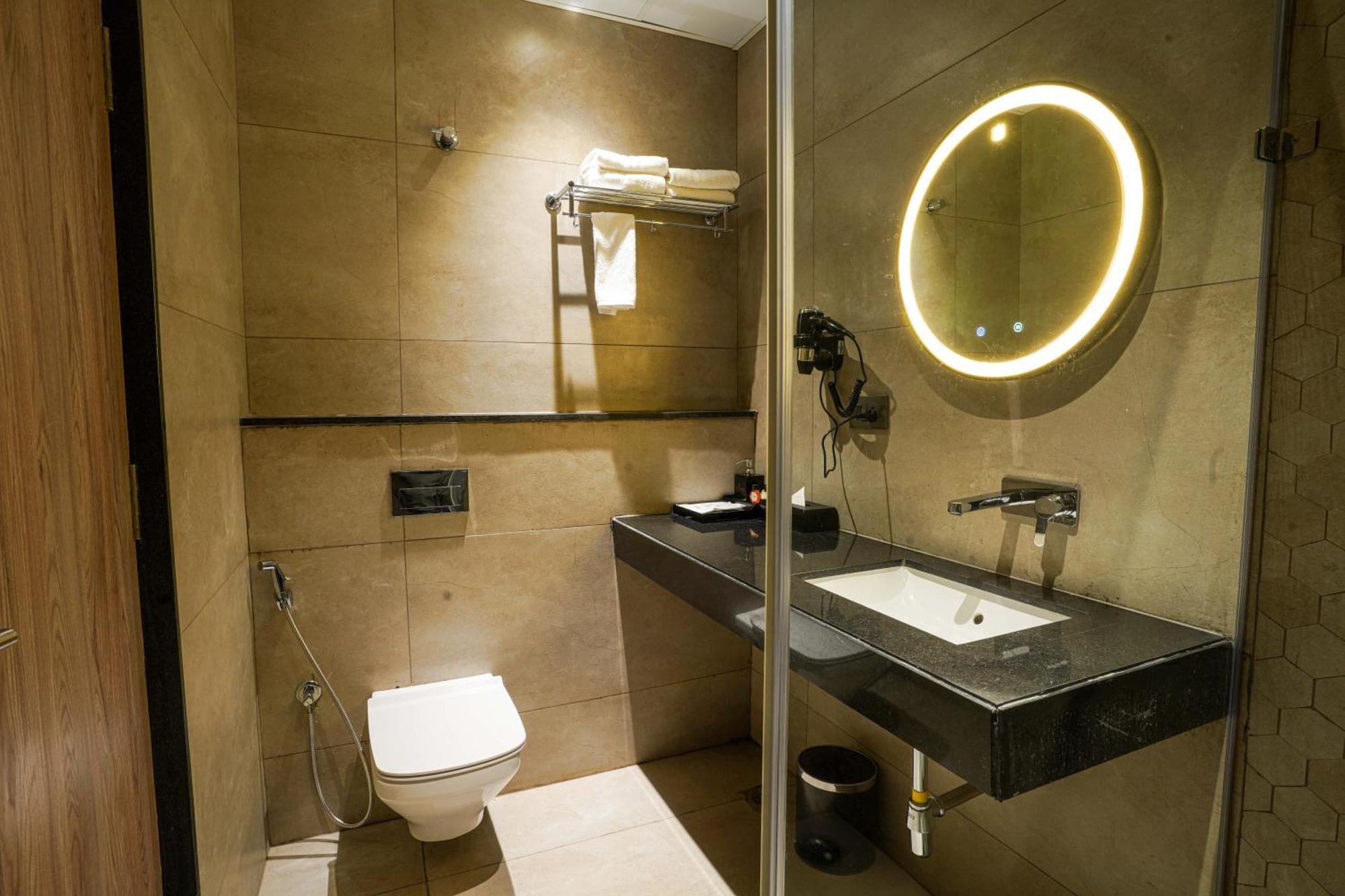 Hotel Tulips Grand Hyderabad Exterior photo